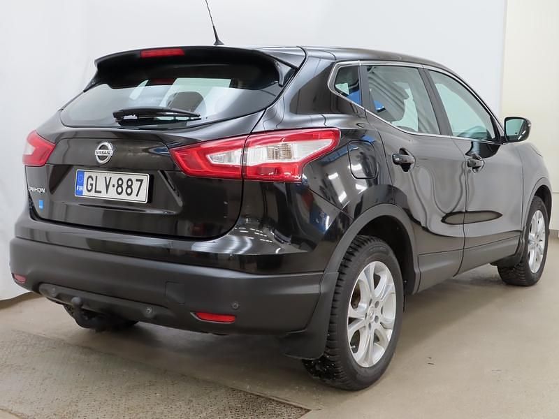 Käytetty Nissan Qashqai Acenta 116 HP (85 kW) 2016 Musta Katumaasturi