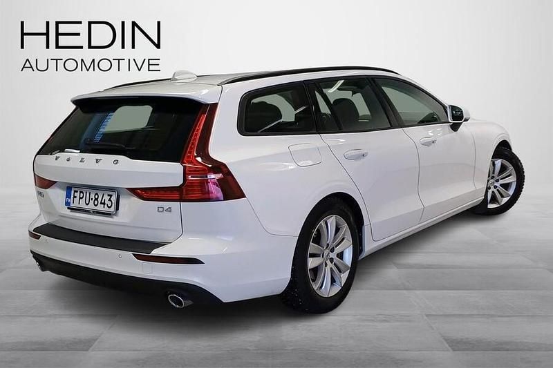 Käytetty Volvo V60 Momentum 190 HP (139 kW) 2018 Valkoinen Farmari