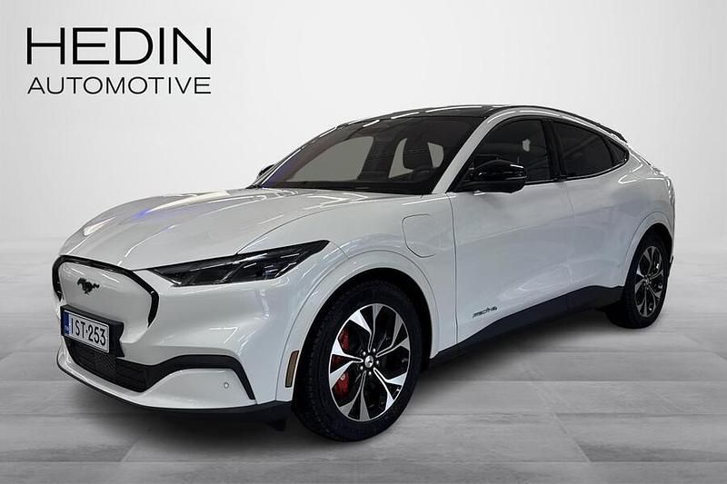 Valkoinen Käytetty 2025 Ford Mustang Mach-E Premium Katumaasturi | 63 900 € - Kuva 1/4