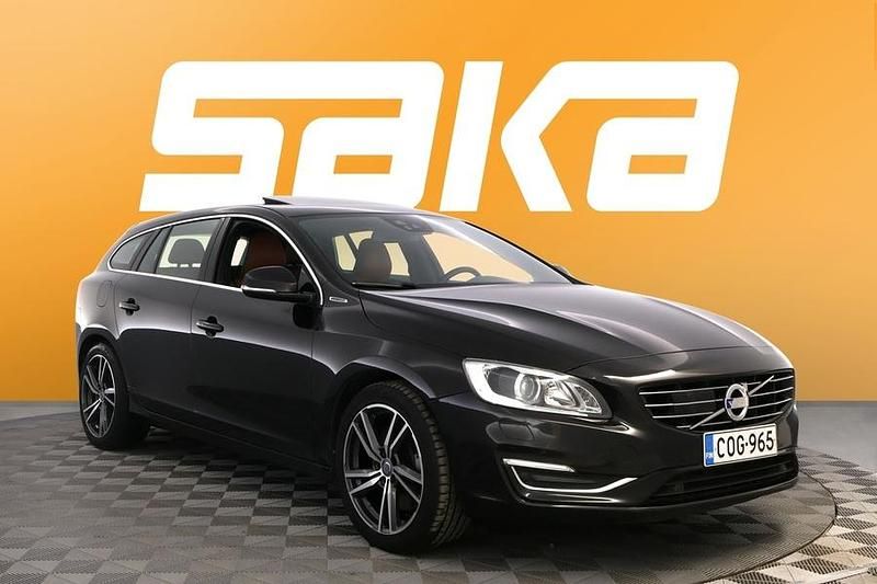 Käytetty Volvo V60 Summum 215 HP (158 kW) 2014 Farmari