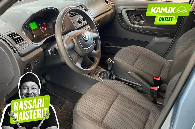 Käytetty Skoda Fabia Ambiente 90 HP (66 kW) 2011 Hopea / harmaa Viistoperä