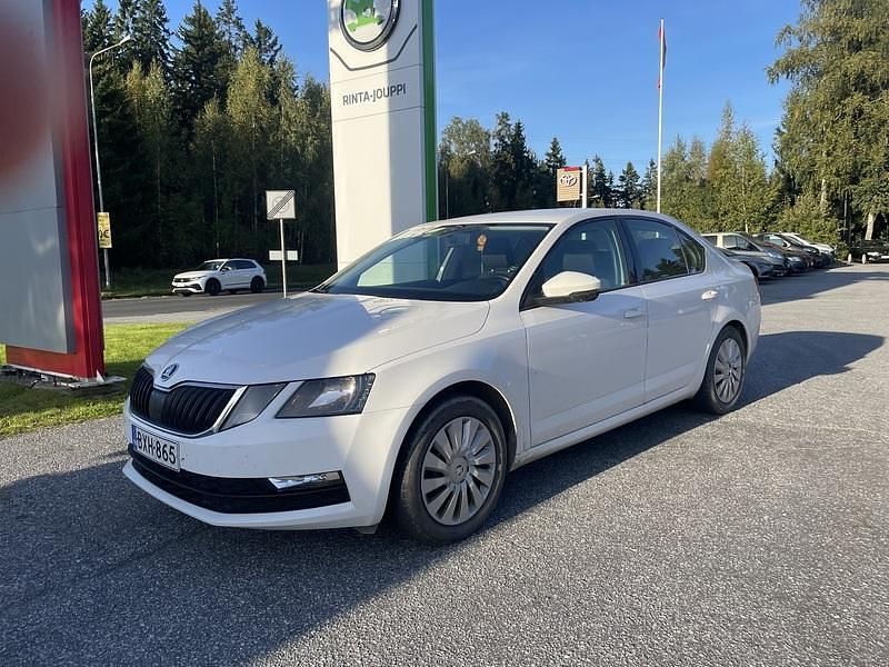 Valkoinen Käytetty 2018 Skoda Octavia Active Viistoperä | 11 980 € (Supertarjous) - Kuva 1/3