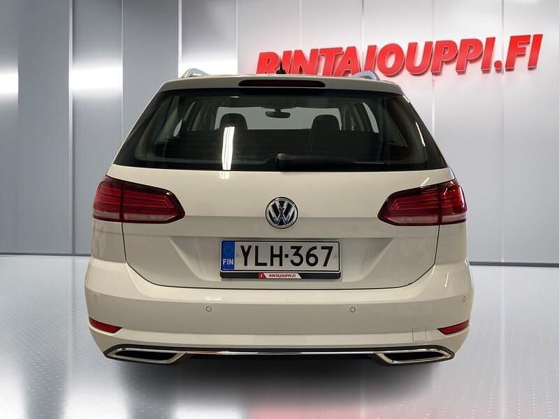 Käytetty VW Golf VII Highline 116 HP (85 kW) 2019 Farmari