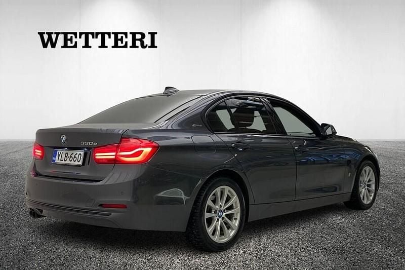 Käytetty BMW 330e Exclusive 252 HP (185 kW) 2018 Harmaa Sedan