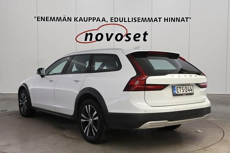 Käytetty Volvo V90 CC Business Edition 197 HP (144 kW) 2021 Valkoinen Farmari