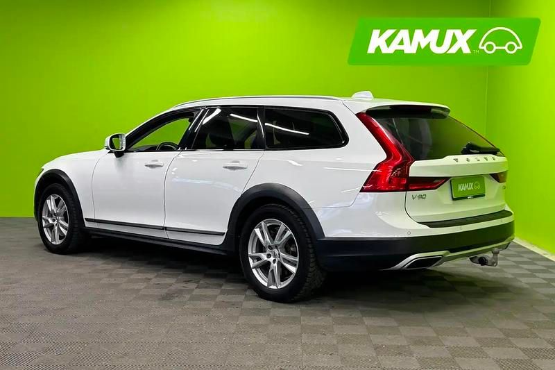 Käytetty Volvo V90 CC Business Edition 235 HP (172 kW) 2019 Valkoinen Farmari