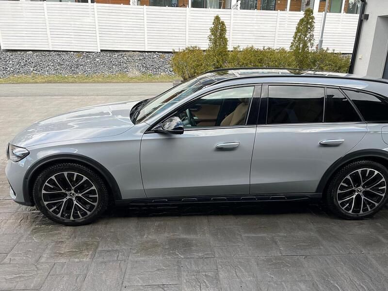 Käytetty Mercedes E300 313 HP (230 kW) 2024 Farmari