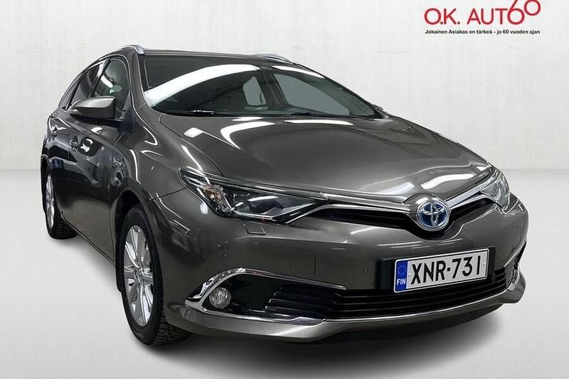 Harmaa Käytetty 2016 Toyota Auris Touring Sports Premium Farmari | 12 900 € (Perustarjous) - Kuva 1/4