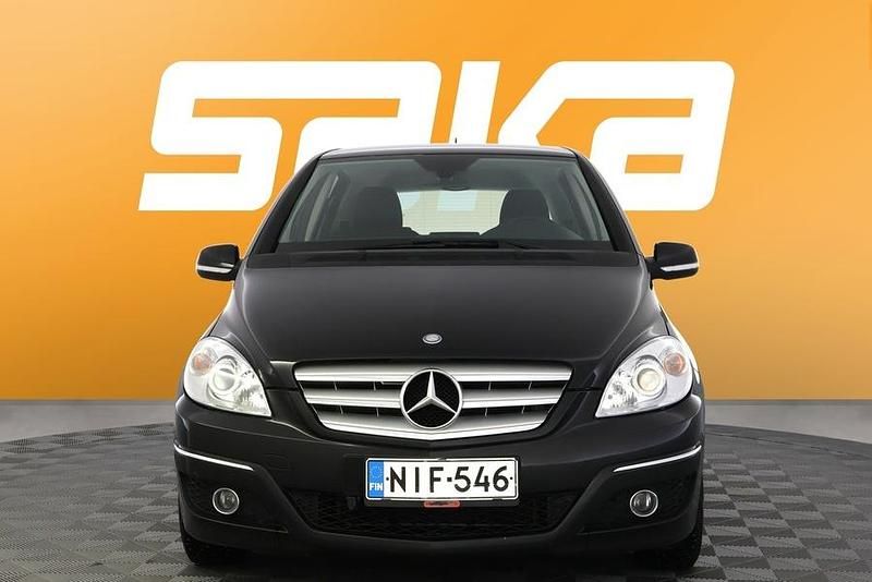 Käytetty Mercedes B180 Business 116 HP (85 kW) 2011 Tila-auto