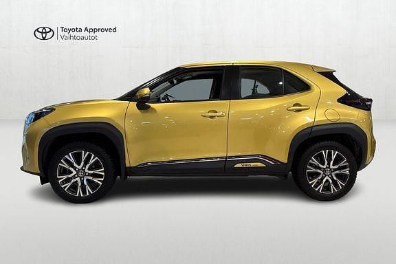 Käytetty Toyota Yaris Cross Active 116 HP (85 kW) 2021 Keltainen Katumaasturi