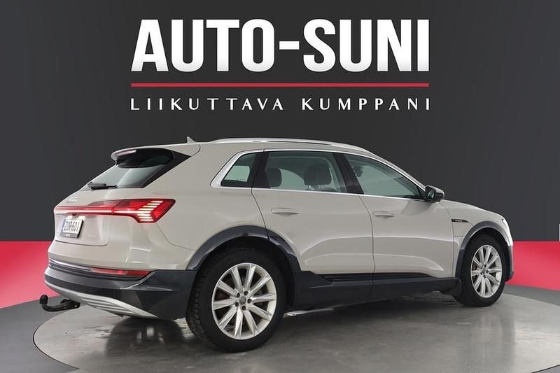 Käytetty Audi e-tron 300 kW (408 HP) 2019 Katumaasturi