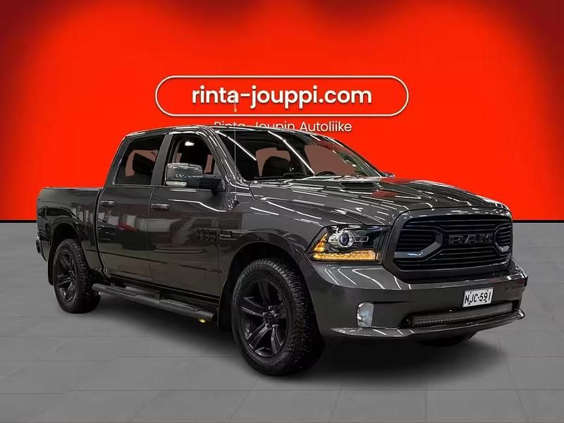 Käytetty Dodge Ram 400 HP (294 kW) 2018 Nouto