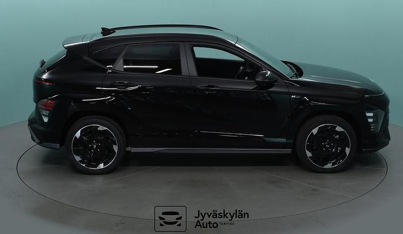 Käytetty Hyundai Kona N Line 160 kW (218 HP) 2025 Musta Katumaasturi