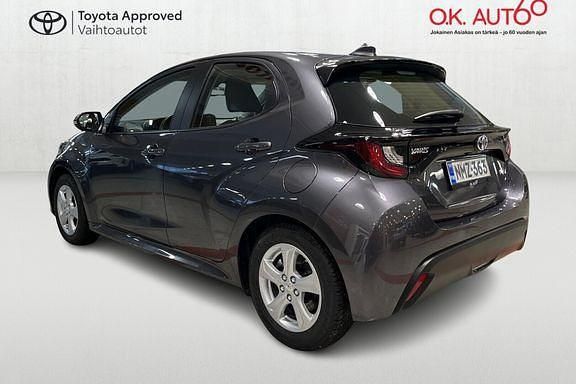 Käytetty Toyota Yaris Active 114 HP (83 kW) 2023 Harmaa Viistoperä