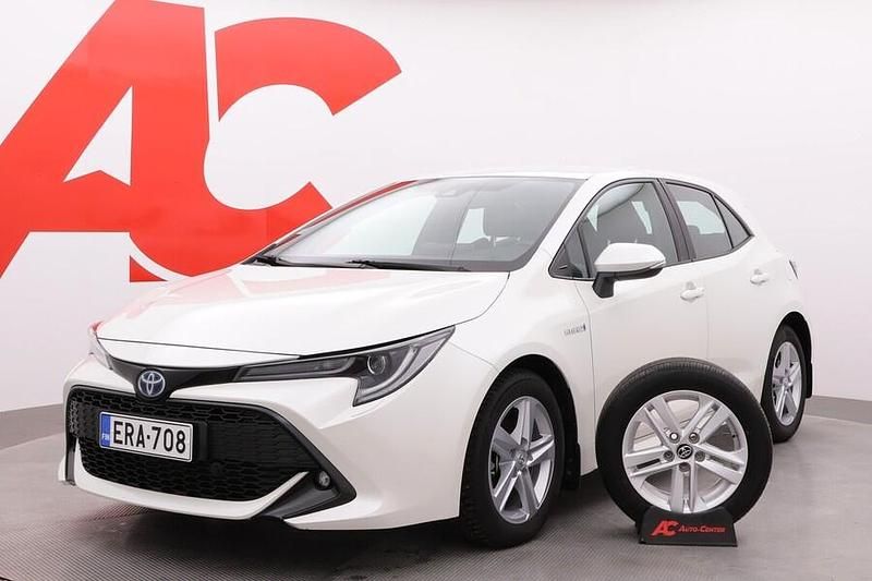 Valkoinen Käytetty 2019 Toyota Corolla Active Viistoperä | 23 490 € (Perustarjous) - Kuva 1/4
