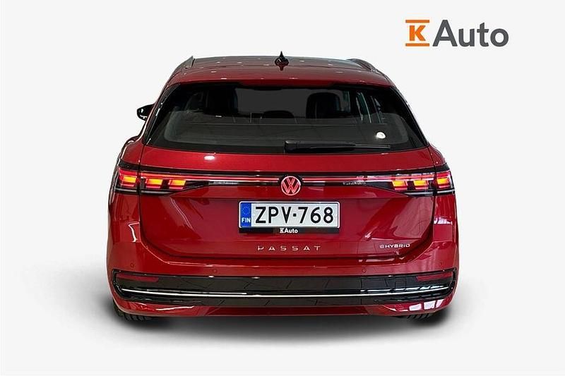 Käytetty VW Passat Elegance 204 HP (150 kW) 2025 Punainen Farmari