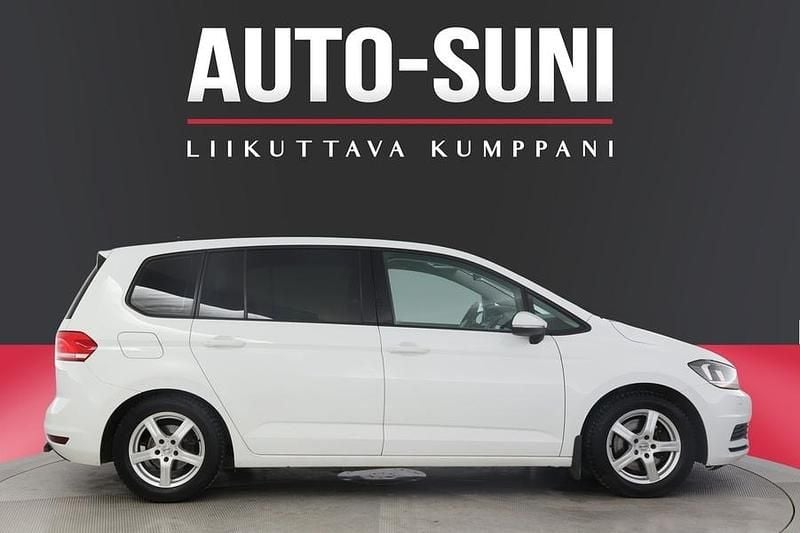 Käytetty VW Touran Trendline 116 HP (85 kW) 2017 Tila-auto