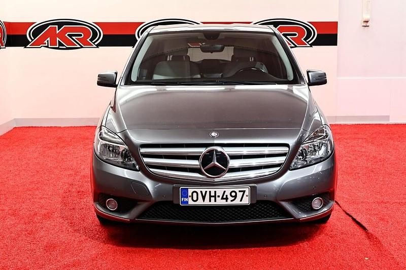 Käytetty Mercedes B160 109 HP (80 kW) 2014 Harmaa Tila-auto