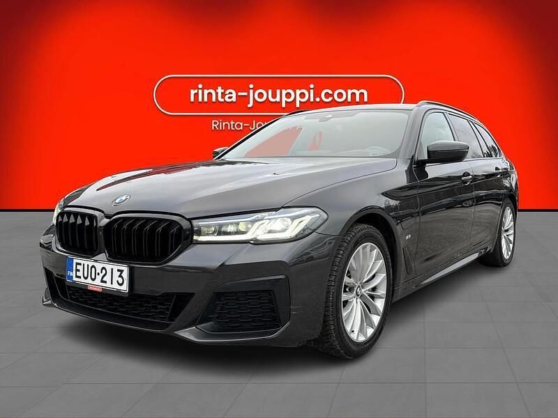 Harmaa Käytetty 2021 BMW 530e M Sport Farmari | 33 500 € (Perustarjous) - Kuva 1/3