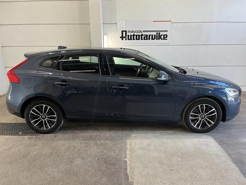 Käytetty Volvo V40 Business Edition 152 HP (111 kW) 2018 Sininen Farmari