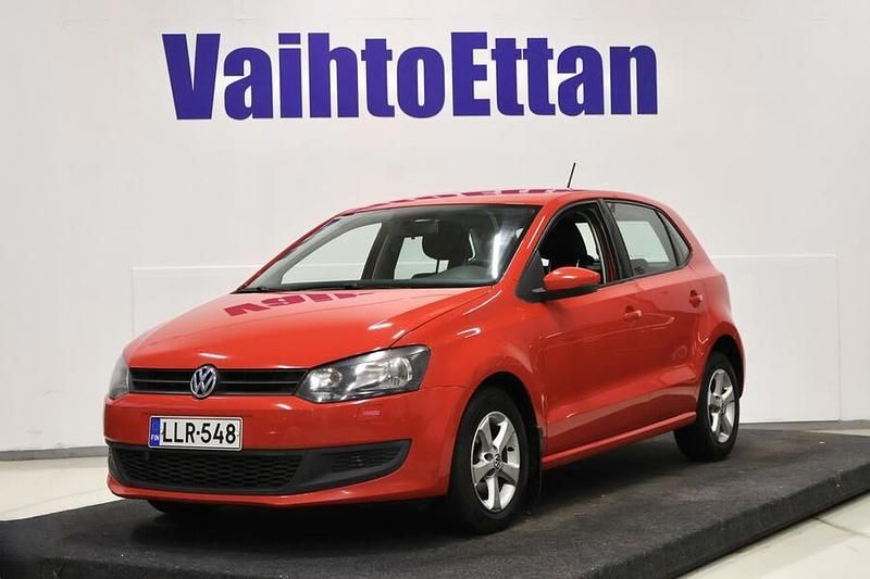 Punainen Käytetty 2013 VW Polo Trendline Viistoperä | 5 650 € (Perustarjous) - Kuva 1/2