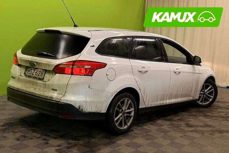 Käytetty Ford Focus Trend 125 HP (91 kW) 2017 Valkoinen Farmari