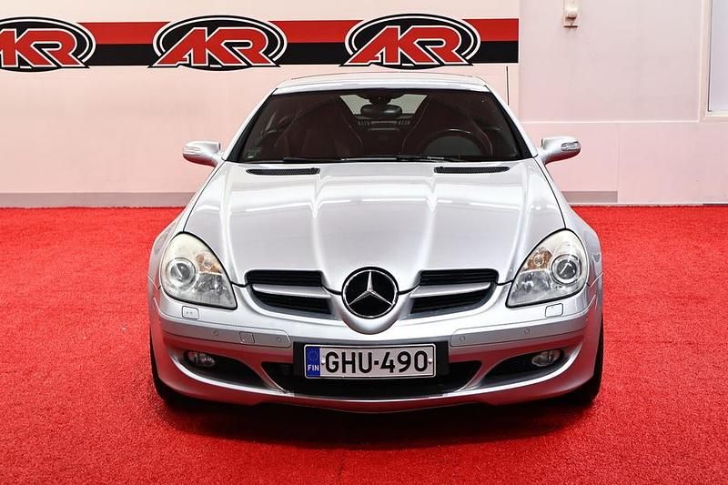 Käytetty Mercedes SLK280 231 HP (169 kW) 2005 Hopea Avoauto