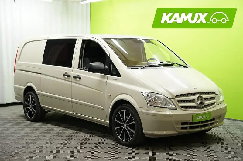 Hopea / harmaa Käytetty 2011 Mercedes Vito | 8 290 € (Perustarjous) - Kuva 1/4