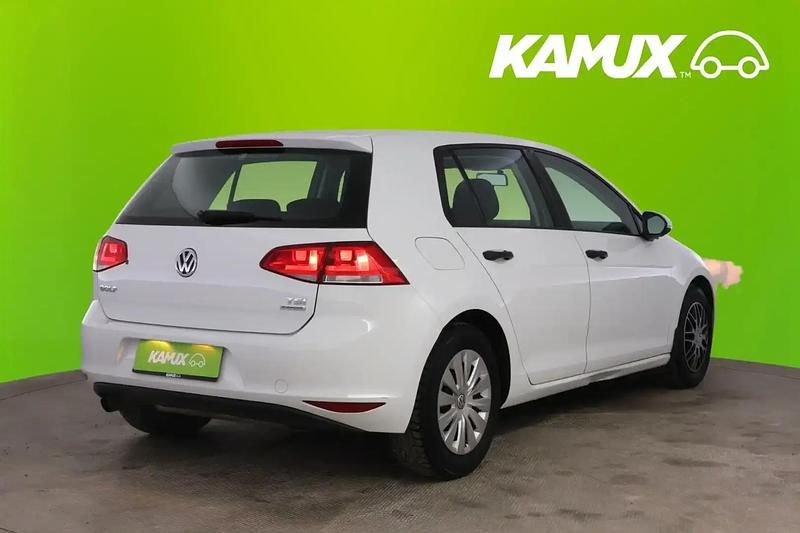 Käytetty VW Golf Trendline 105 HP (77 kW) 2013 Valkoinen Sedan