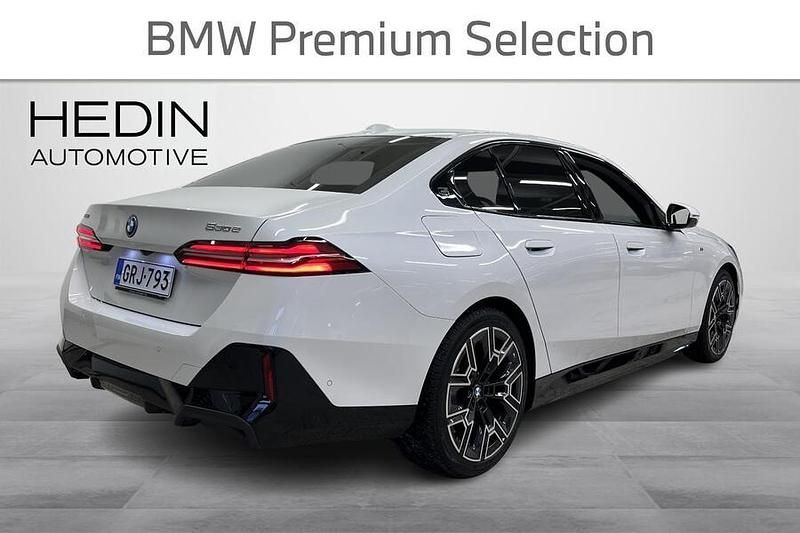 Käytetty BMW 530e Comfort Edition 299 HP (219 kW) 2025 Sedan