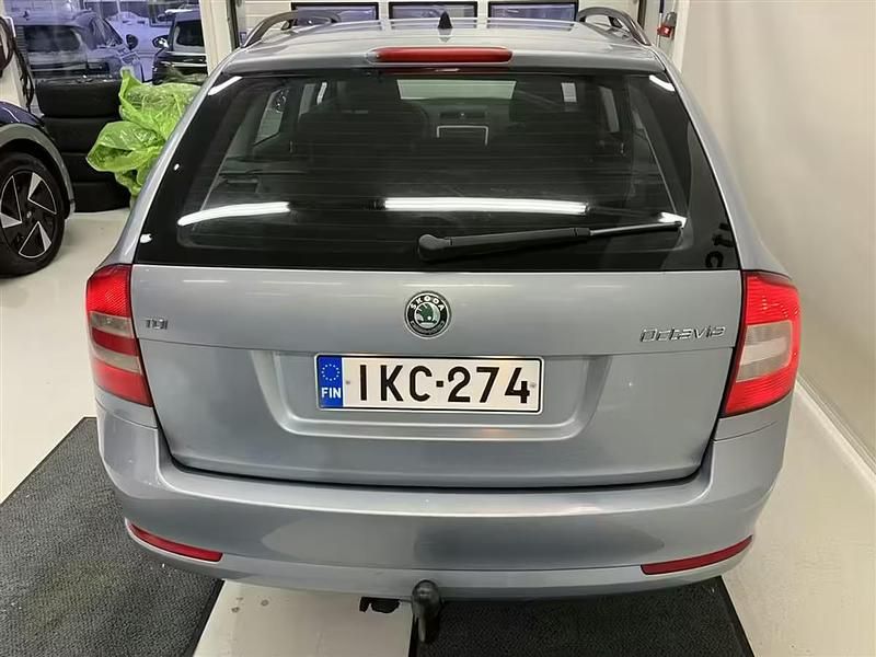 Käytetty Skoda Octavia Style 204 HP (150 kW) 2011 Harmaa Farmari