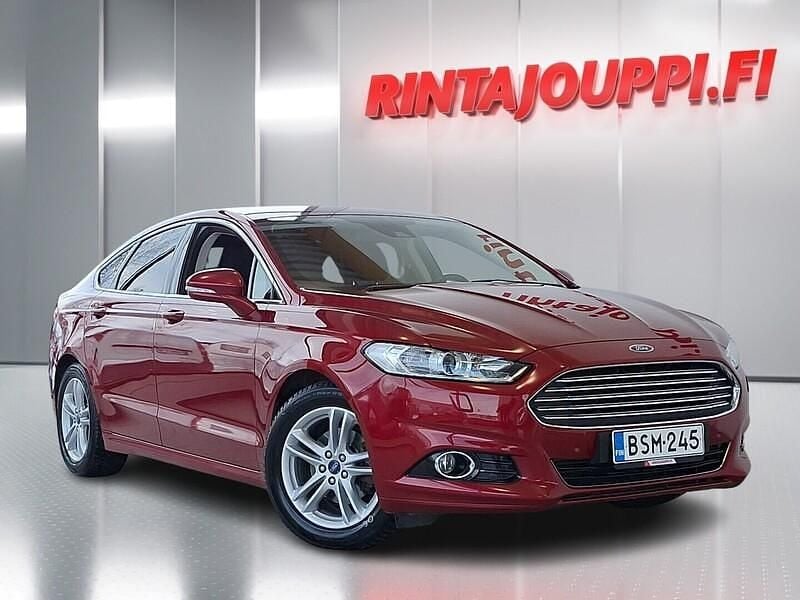 Käytetty Ford Mondeo Titanium 160 HP (117 kW) 2015 Punainen Viistoperä