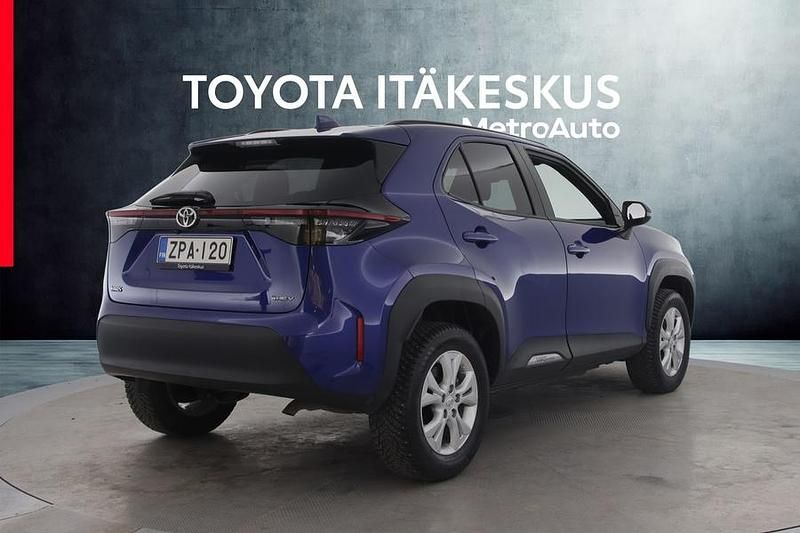 Käytetty Toyota Yaris Cross 116 HP (85 kW) 2024 Sininen Katumaasturi