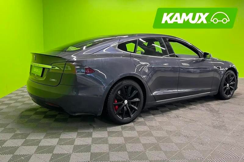 Käytetty Tesla Model S 567 kW (772 HP) 2019 Hopea / harmaa Viistoperä