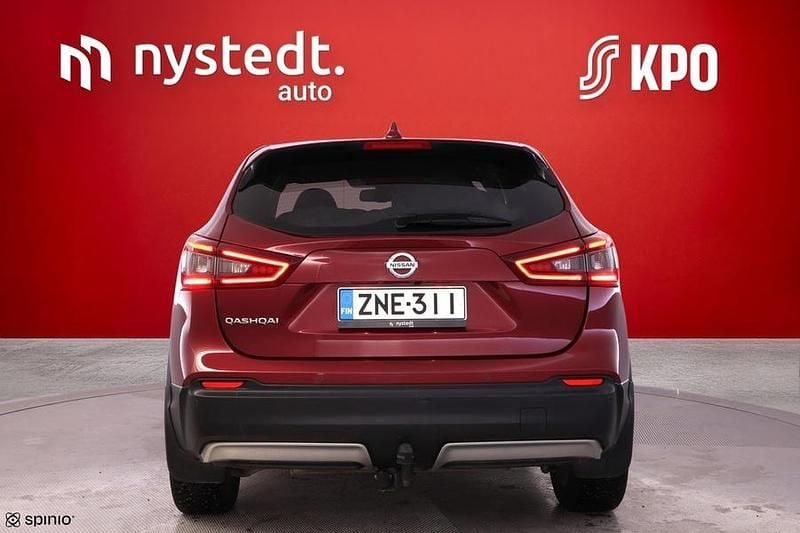 Käytetty Nissan Qashqai N-Connecta 159 HP (116 kW) 2020 Katumaasturi