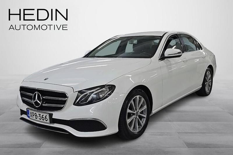 Valkoinen Käytetty 2020 Mercedes E220 Avantgarde Sedan | 32 900 € (Perustarjous) - Kuva 1/4