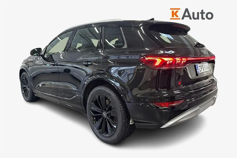 Uusi Audi SQ6 e-tron Comfort 355 kW (483 HP) 2026 Met. musta Katumaasturi