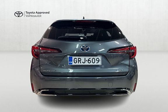 Käytetty Toyota Corolla Platinum 140 HP (102 kW) 2025 Harmaa Farmari