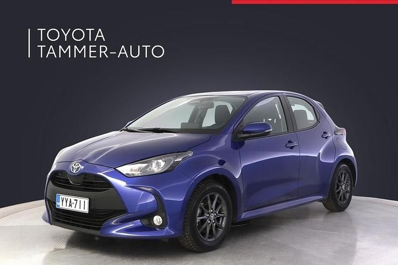 Sininen Käytetty 2024 Toyota Yaris Hybrid Viistoperä | 22 480 € (Supertarjous) - Kuva 1/3