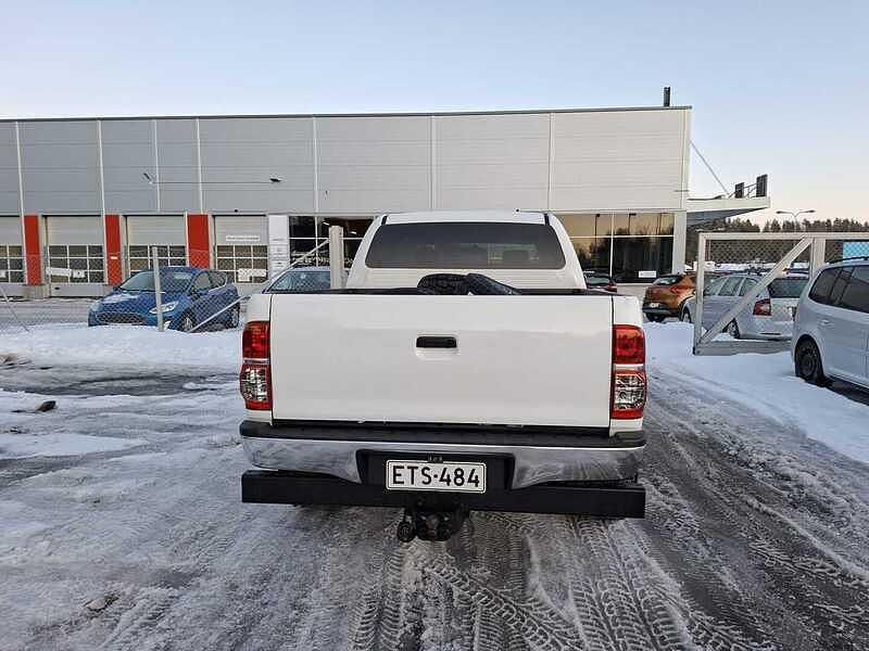 Käytetty Toyota HiLux 171 HP (125 kW) 2011 Nouto