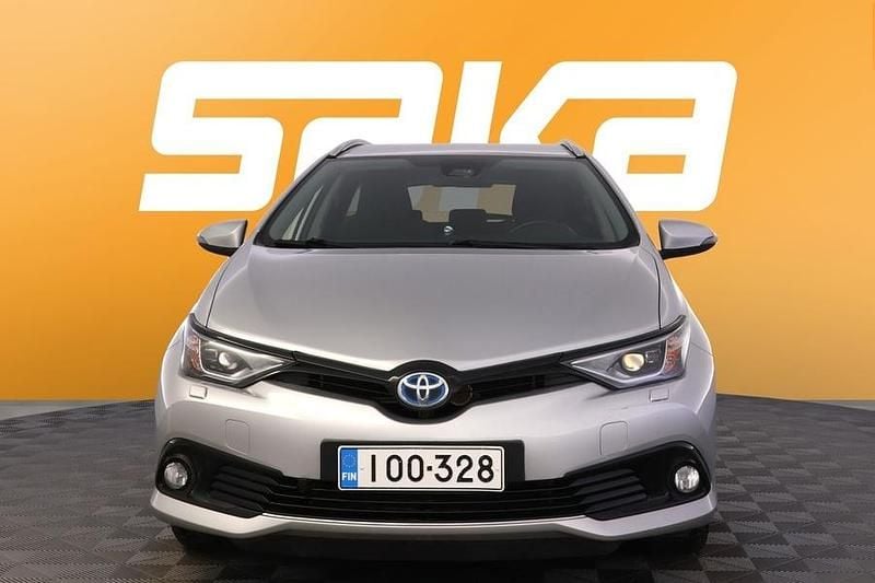 Käytetty Toyota Auris Touring Sports Active 99 HP (72 kW) 2019 Met. musta Farmari
