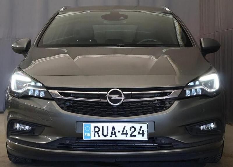 Käytetty Opel Astra Edition 200 HP (147 kW) 2019 Harmaa Farmari