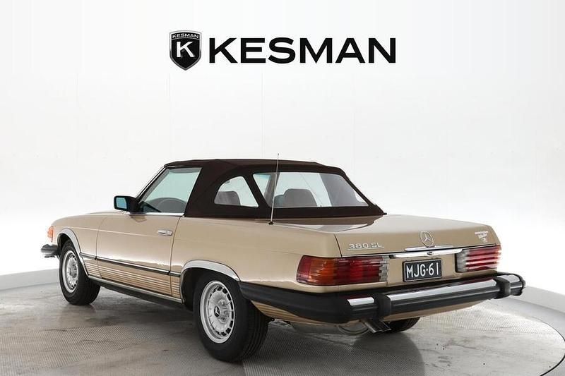 Käytetty Mercedes SL380 1984 Avoauto
