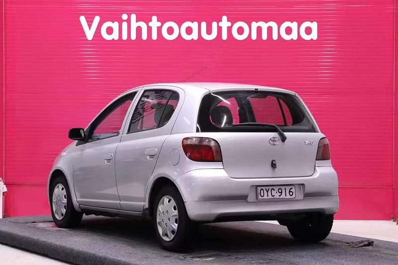 Käytetty Toyota Yaris Luna 87 HP (63 kW) 1999 Sininen Viistoperä