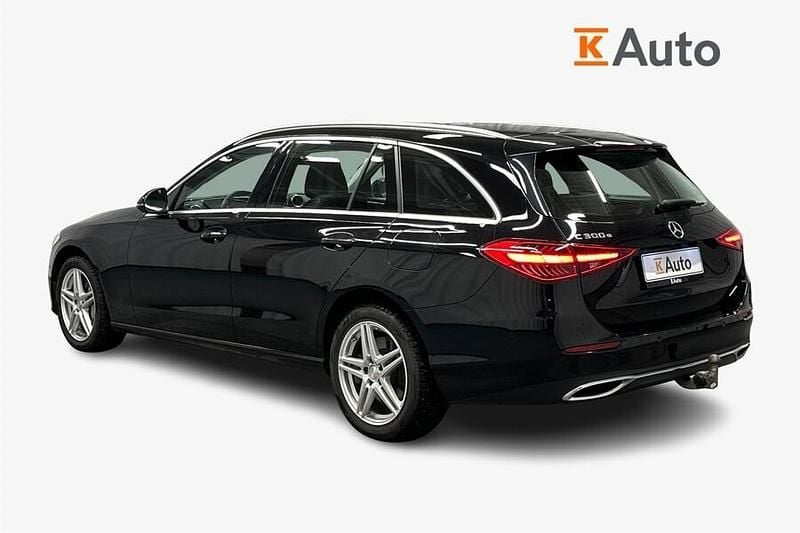 Käytetty Mercedes C300e Avantgarde 204 HP (150 kW) 2023 Farmari