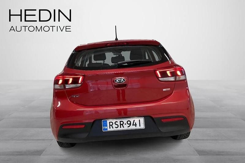 Käytetty Kia Rio EX 99 HP (72 kW) 2017 Punainen Viistoperä