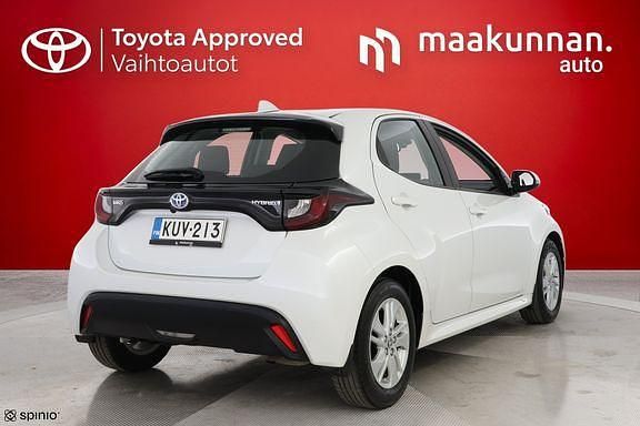 Käytetty Toyota Yaris Active 114 HP (83 kW) 2022 Valkoinen Viistoperä