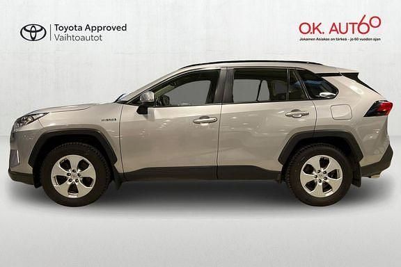 Käytetty Toyota RAV4 Active 176 HP (129 kW) 2021 Hopea Katumaasturi
