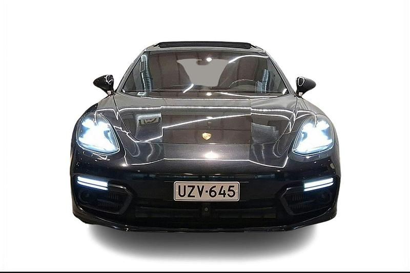 Käytetty Porsche Panamera Turbo S 671 HP (493 kW) 2017 Musta Sedan