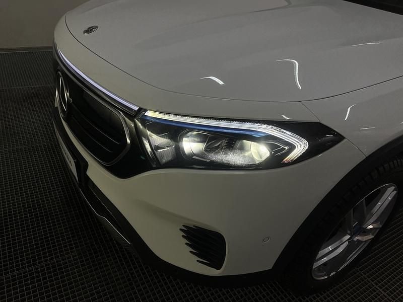 Käytetty Mercedes EQB300 Progressive 167 kW (228 HP) 2023 Valkoinen Katumaasturi